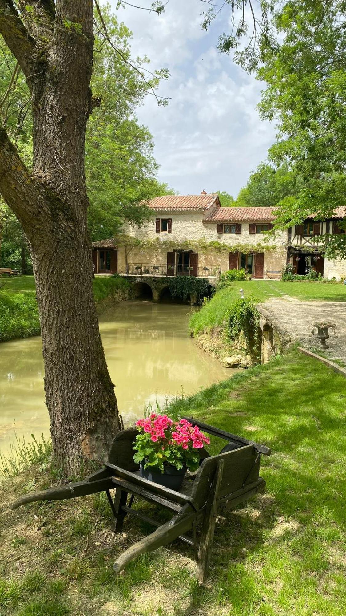 Gite Le Moulin Samsara Homps  Buitenkant foto